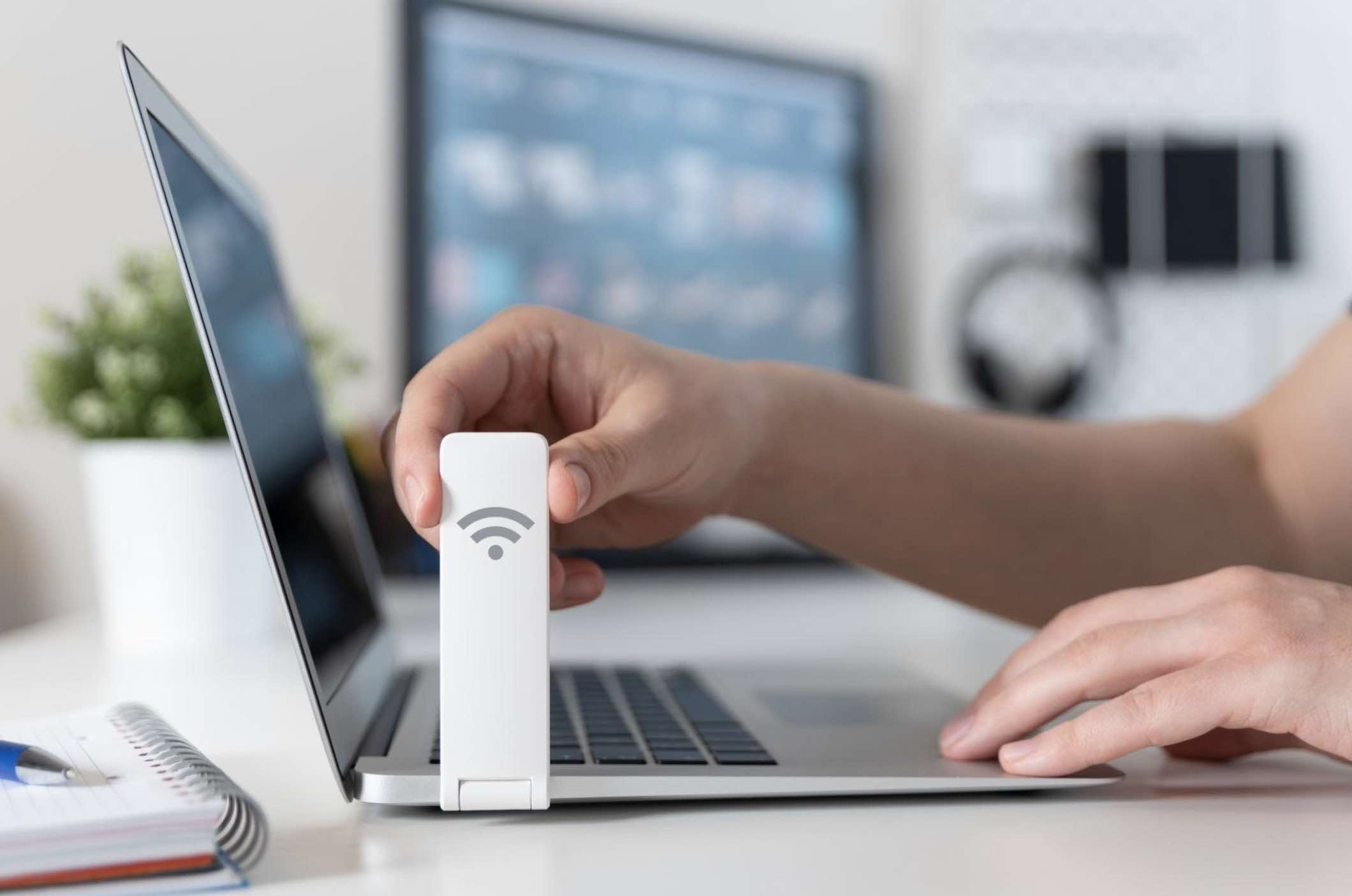 USB wifi giúp thu sóng và phát sóng wifi cho các thiết bị
