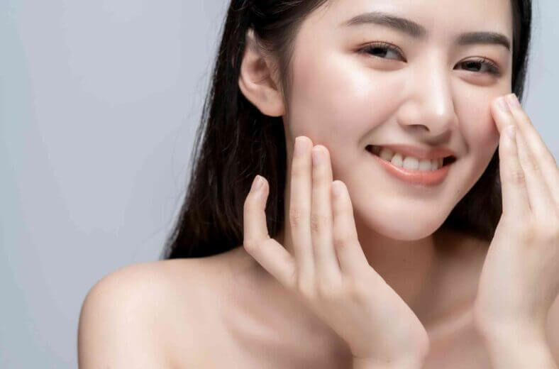 4 Cách Che Mụn Không Cần Makeup