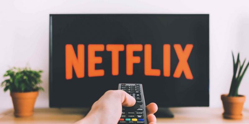 Netflix là gì? Xem phim trên Netflix có những ưu nhược điểm gì?