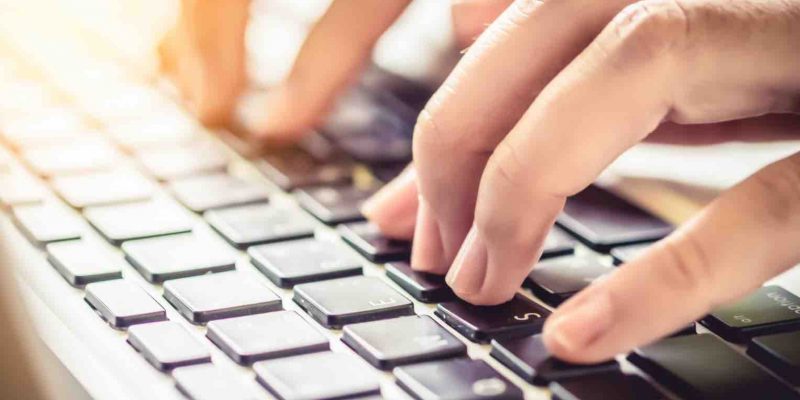 Tôi đã đánh chữ bằng 10 ngón trên bàn phím như thế nào?