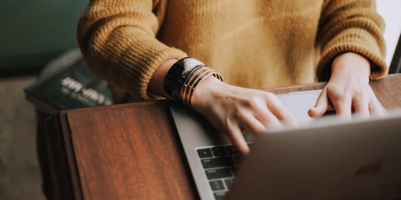 Tư vấn mua laptop ở đâu? Hãng nào bền và tốt nhất hiện nay