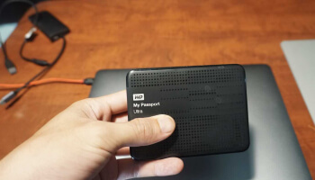 Mua ổ cứng di dộng nào tốt nhất giữa WD, Seagate, Samsung
